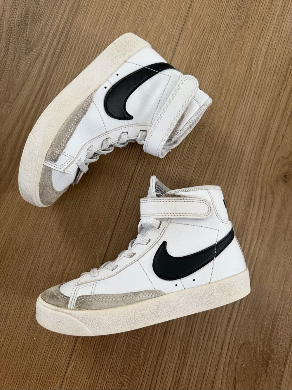 Nike Blazer Mid '77 High Top White Black Leather Sneakers Kids Size 12C DA4080-1
